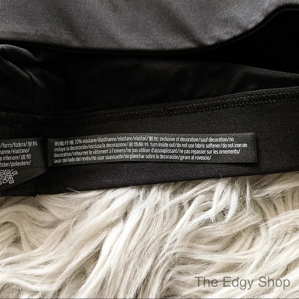 Victoria Sport | Player Logo Scoopneck Sports Bra - Picture 8 of 9